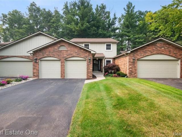 Townhouse for sale in Bloomfield Hills, Michigan