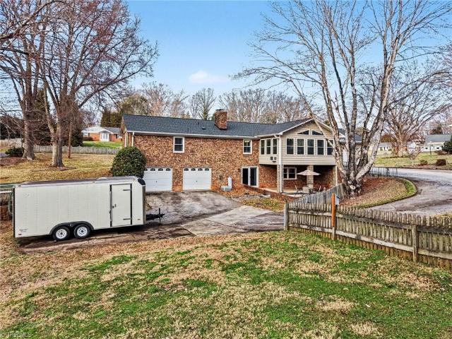House for sale in Pfafftown, North Carolina