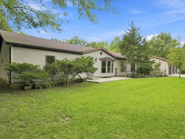 House for sale in Larwill, Indiana