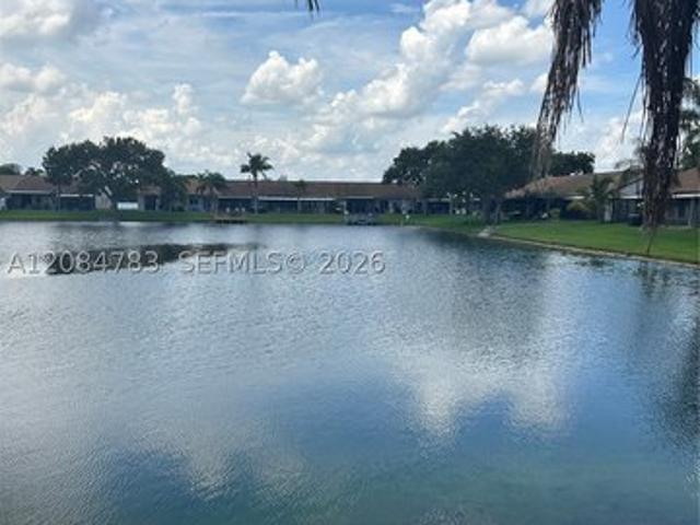 Townhouse for sale in Dania, Florida