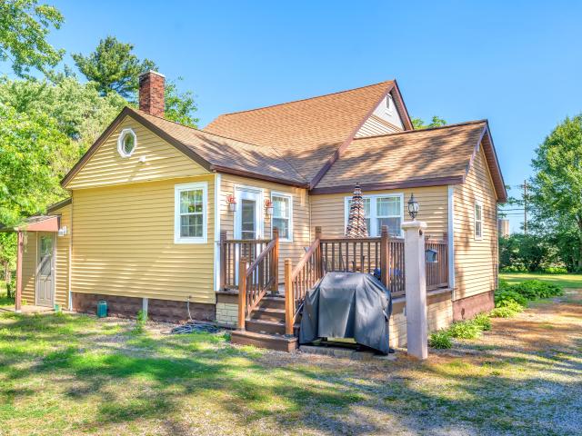 House for sale in Demotte, Indiana