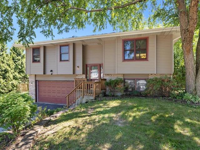 House for sale in Mchenry, Illinois
