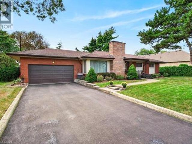 House for sale in Ancaster, Ontario