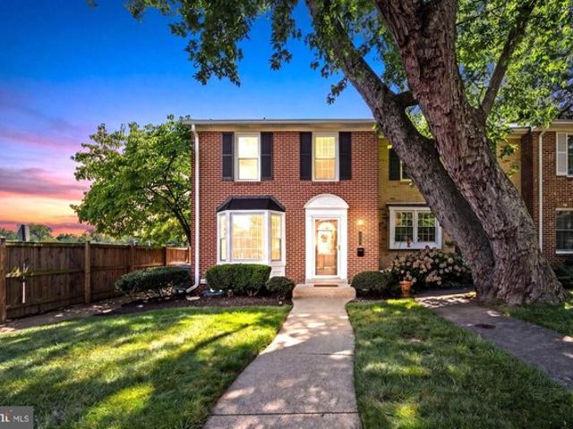Townhouse for sale in Virginia