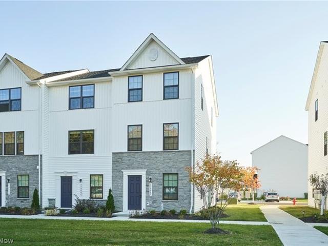 Townhouse for sale in Mentor-on-the-Lake, Lake County