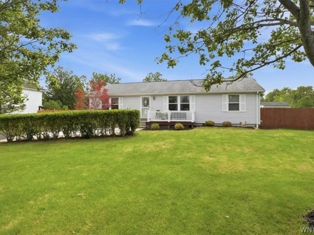 House for sale in Bowmansville, New York