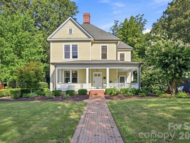 House for sale in Mecklenburg, North Carolina