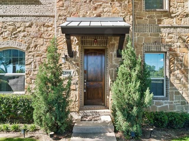 Townhouse for sale in Irving, Texas