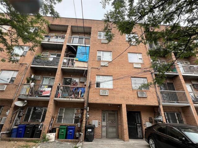 Duplex for sale in Corona