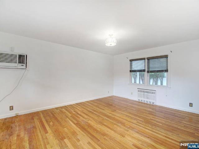 House for sale in Elmwood Park, New Jersey
