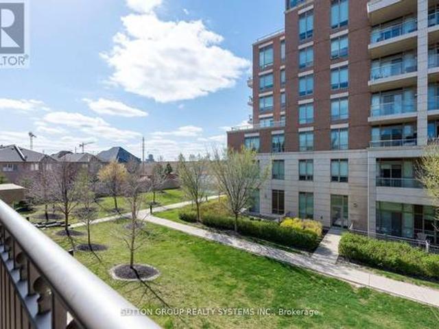 Townhouse for sale in Oakville, Ontario