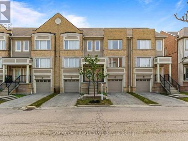 Townhouse for sale in Mississauga, Ontario