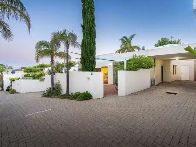 House for rent in Halls Head