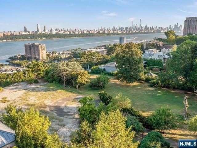 Land for sale in Fort Lee, New Jersey