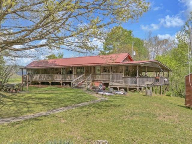 House for sale in Hinton, West Virginia