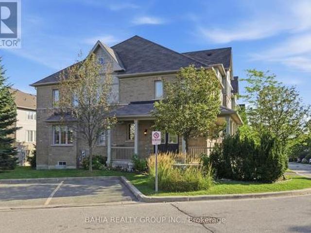Townhouse for sale in Georgina, Ontario