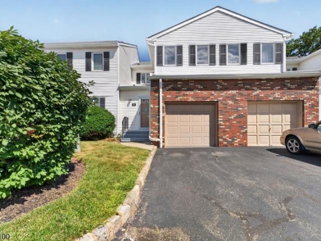 Townhouse for sale in Flemington, New Jersey