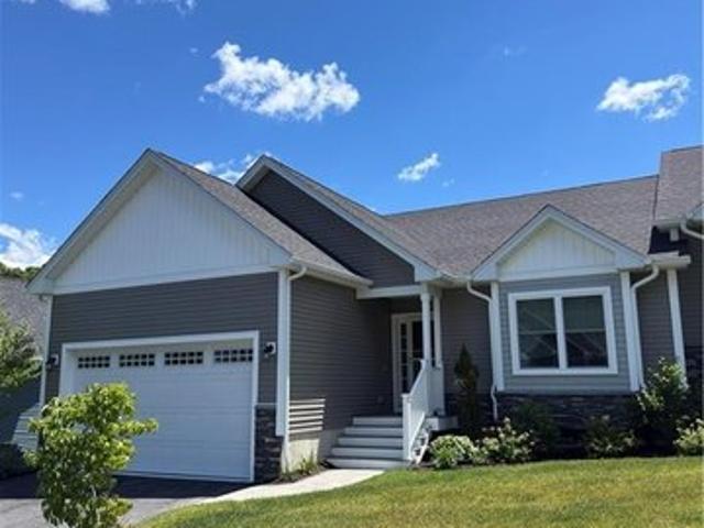 Townhouse for sale in Warwick, Rhode Island