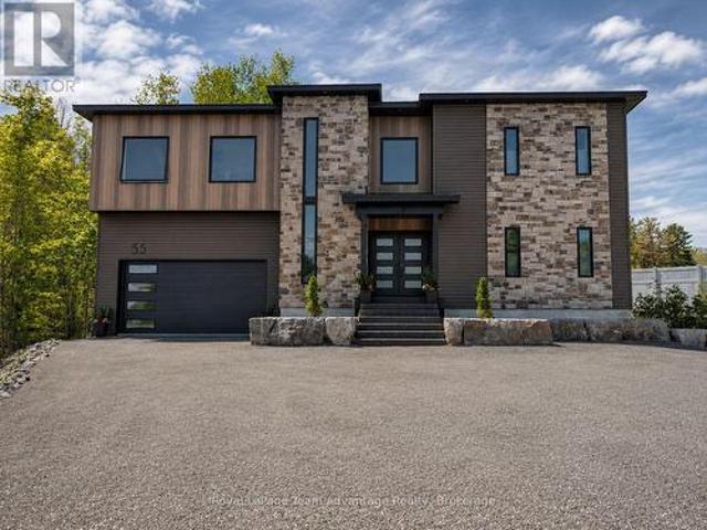 House for sale in Parry Sound, Ontario