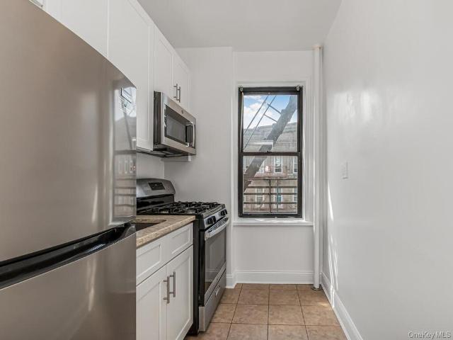 Property for sale in The Bronx, Arverne