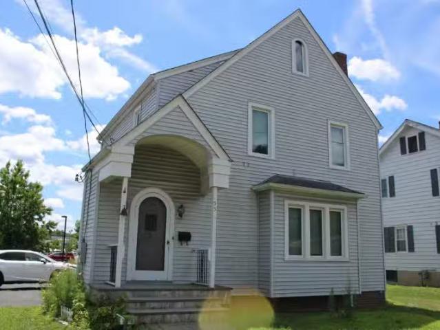 House for rent in Newington