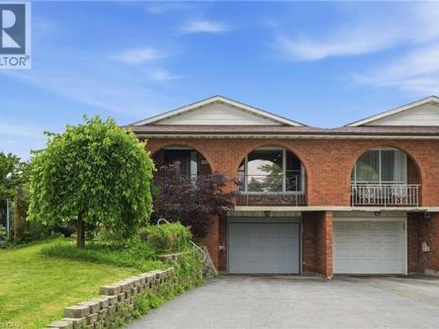 House for sale in Ancaster, Ontario