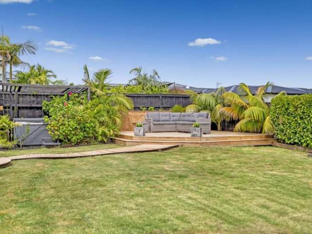 House for sale in Beachlands