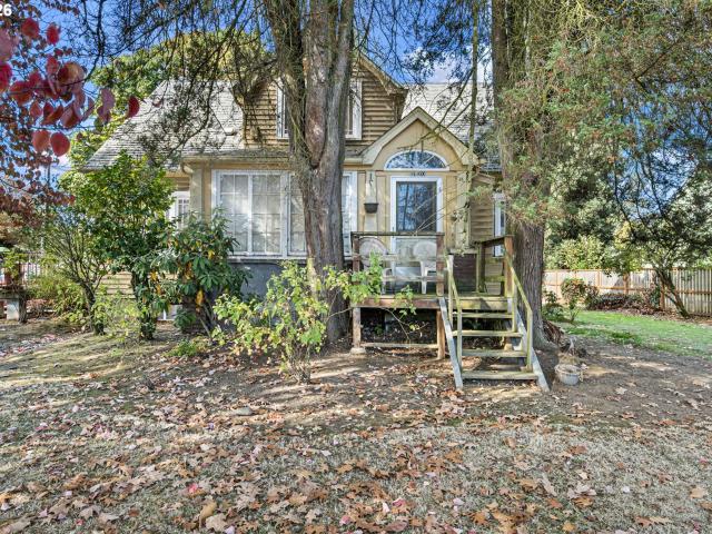 House for sale in Santa Clara, Eugene