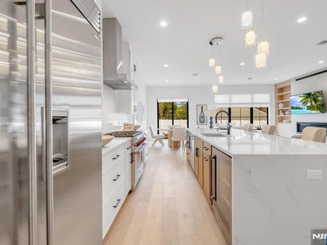 Townhouse for sale in Paramus, Bergen County