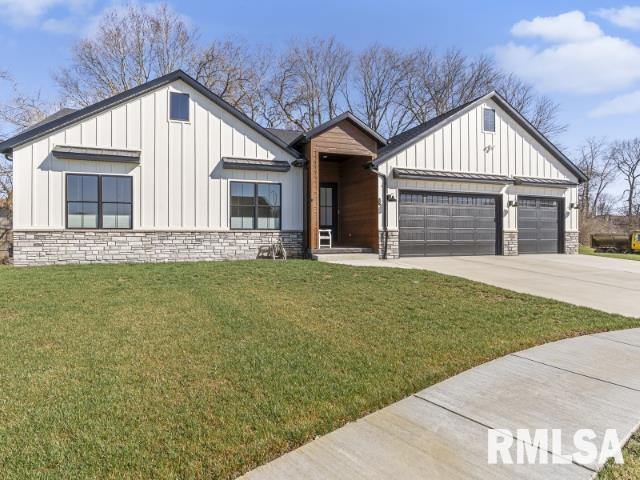 House for sale in Chatham, Illinois