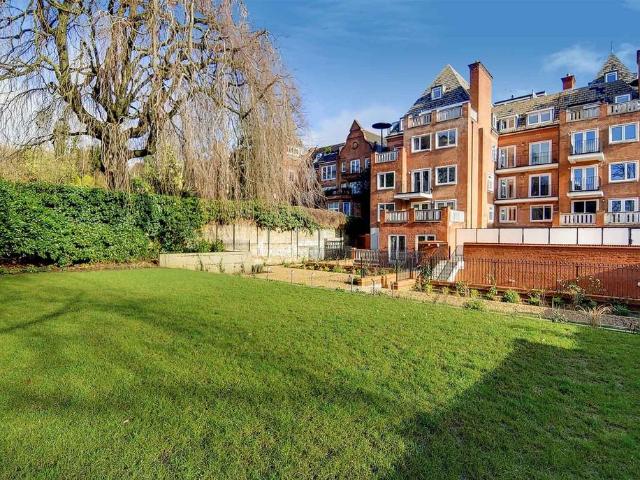 Apartment for rent in Swiss Cottage, Greater London