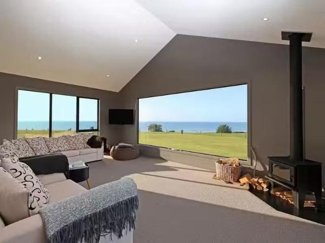 House for sale in Otakou