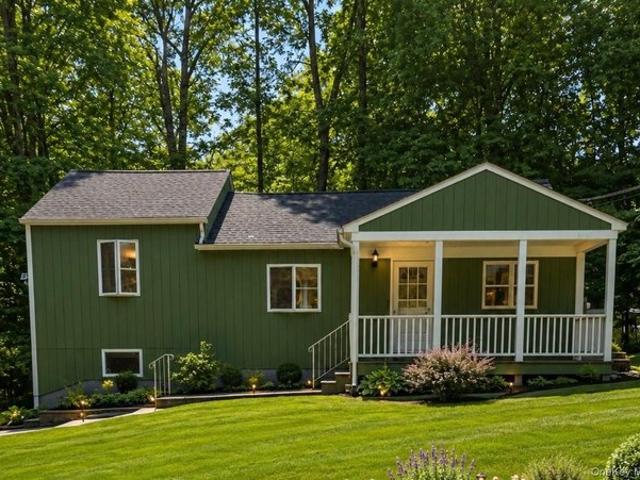 House for sale in Baldwin Place, New York