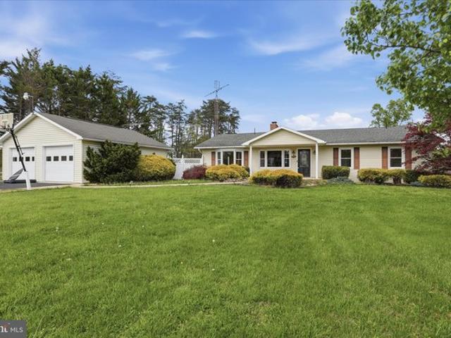 House for sale in Berkeley Springs, West Virginia