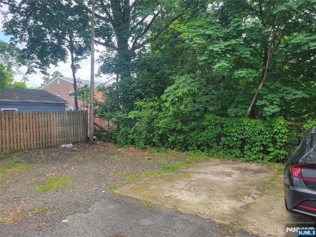 House for sale in Bloomfield