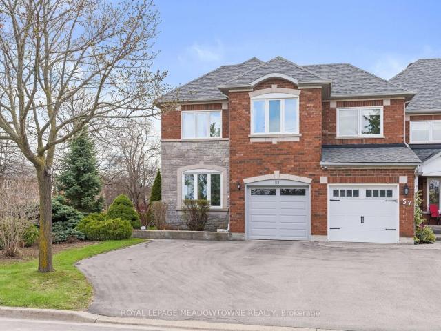Townhouse for sale in Woburn, Ontario