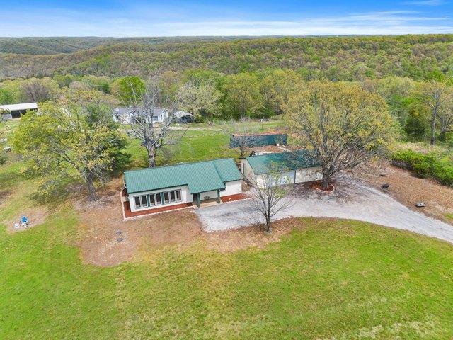 House for sale in Stone, Missouri