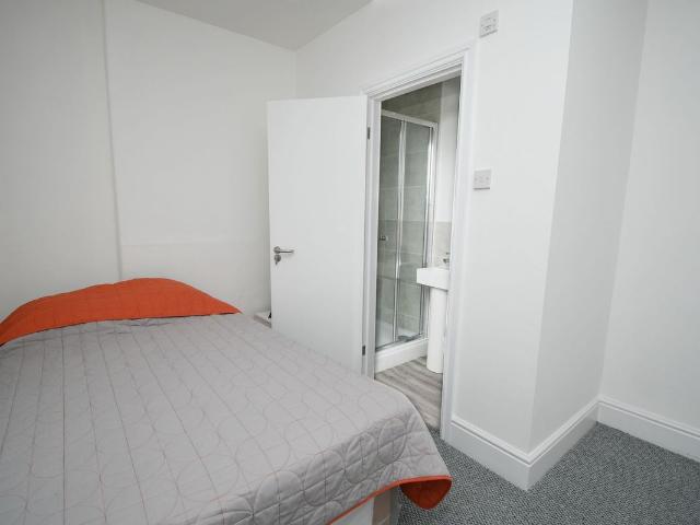 Apartment for rent in Skerton, Bare