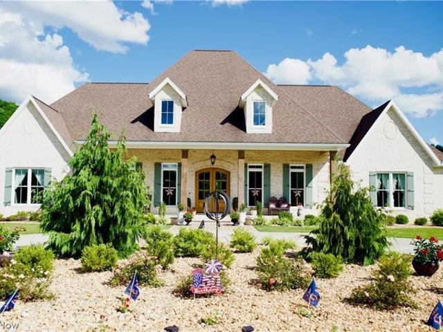 House for sale in Saint Marys, West Virginia