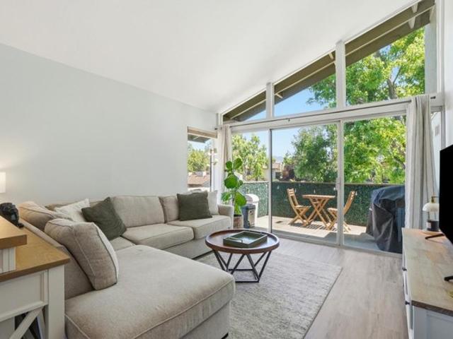 Condo for sale in Pleasant Hill, California