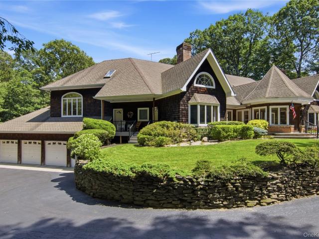 House for sale in Smithtown, New York