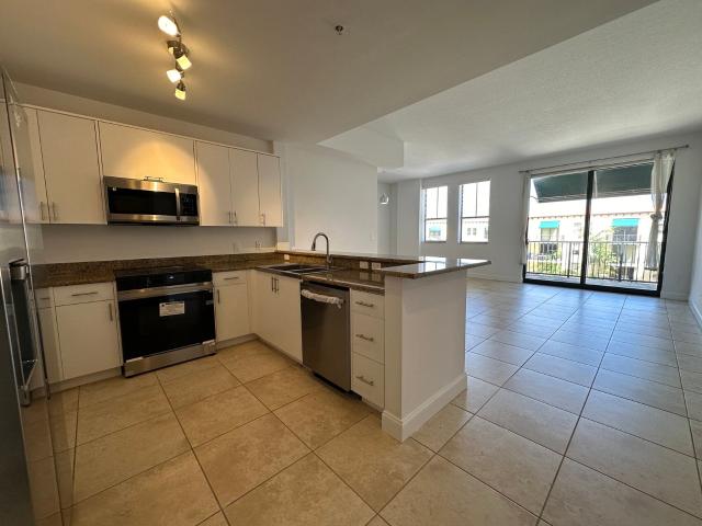 Condo for rent in Coral Gables