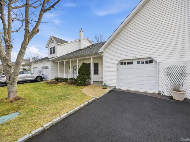 Condo for sale in Centereach, New York