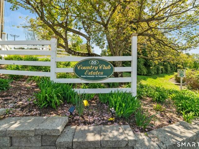 Townhouse for sale in Naugatuck, Connecticut