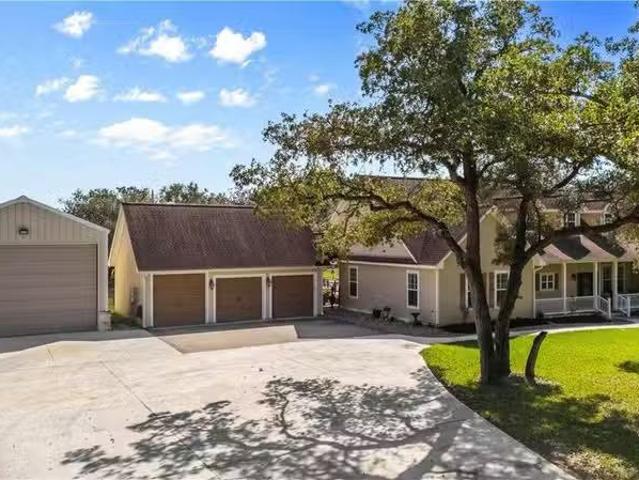House for sale in Victoria