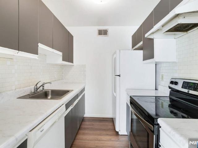 Condo for sale in Englewood Condo for sale in Englewood