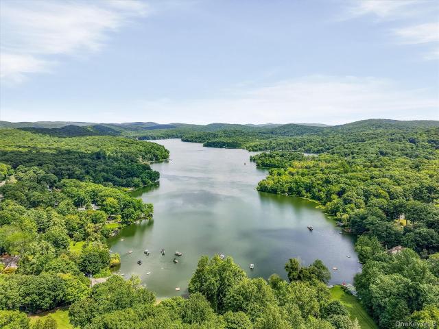 House for sale in Putnam Valley, New York