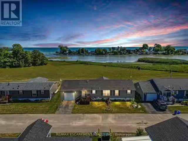 House for sale in Ontario