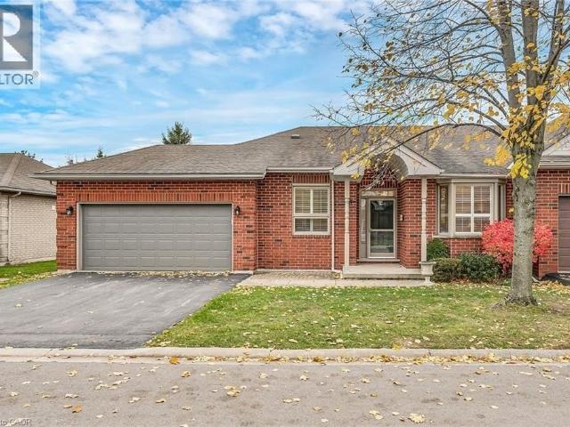 Townhouse for sale in Ancaster, Ontario