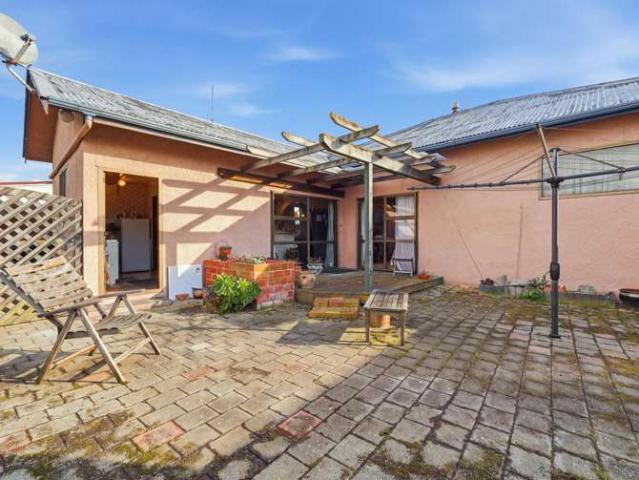 House for sale in Otakou